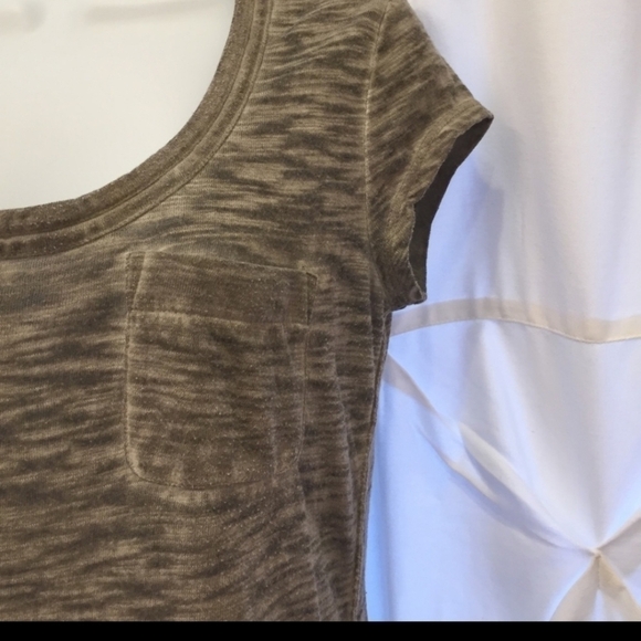 Lou & Grey Heathered Gray Pocket Tee - Picture 4 of 6